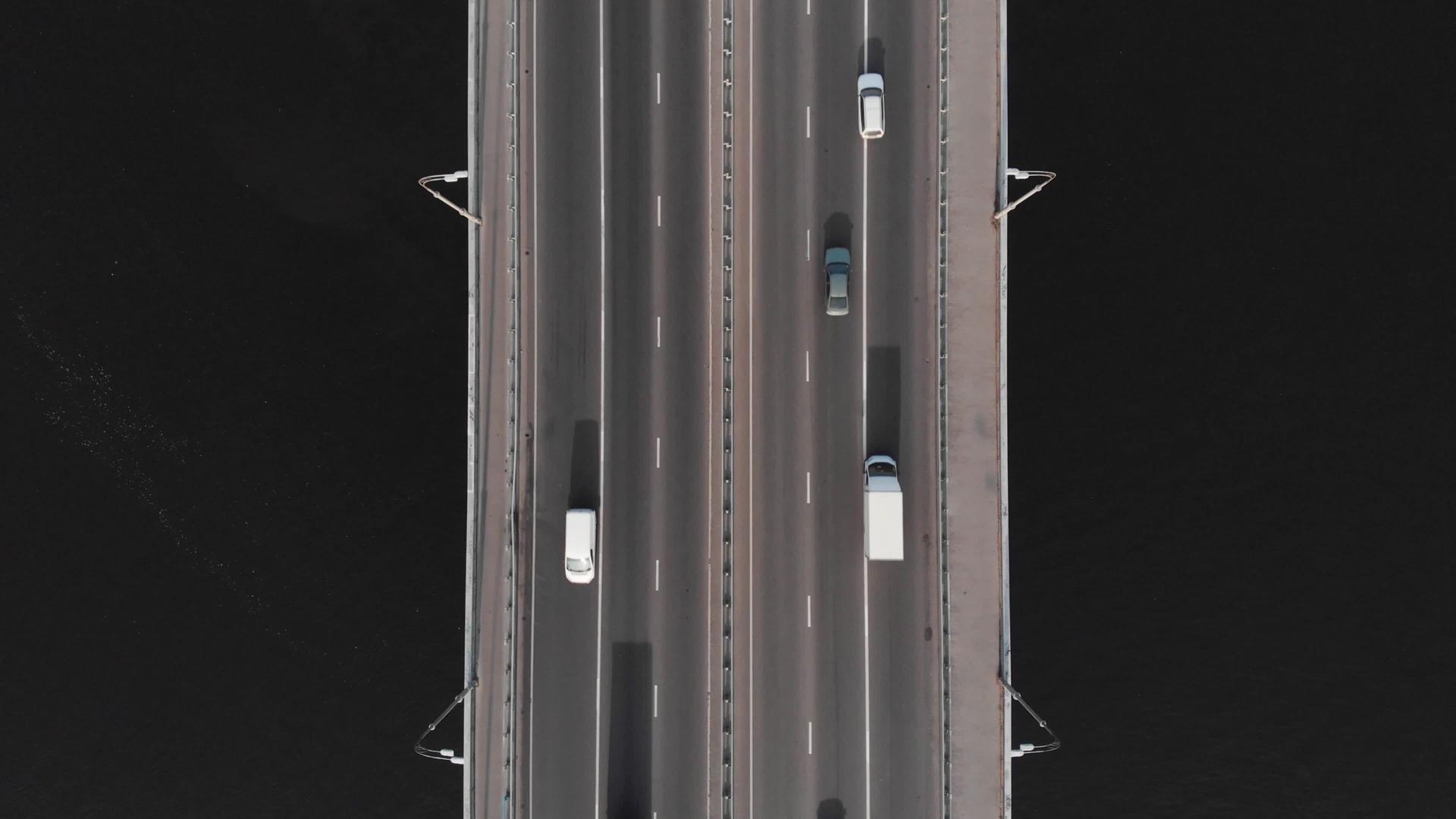 中速空中最高的高视台车辆视频的预览图