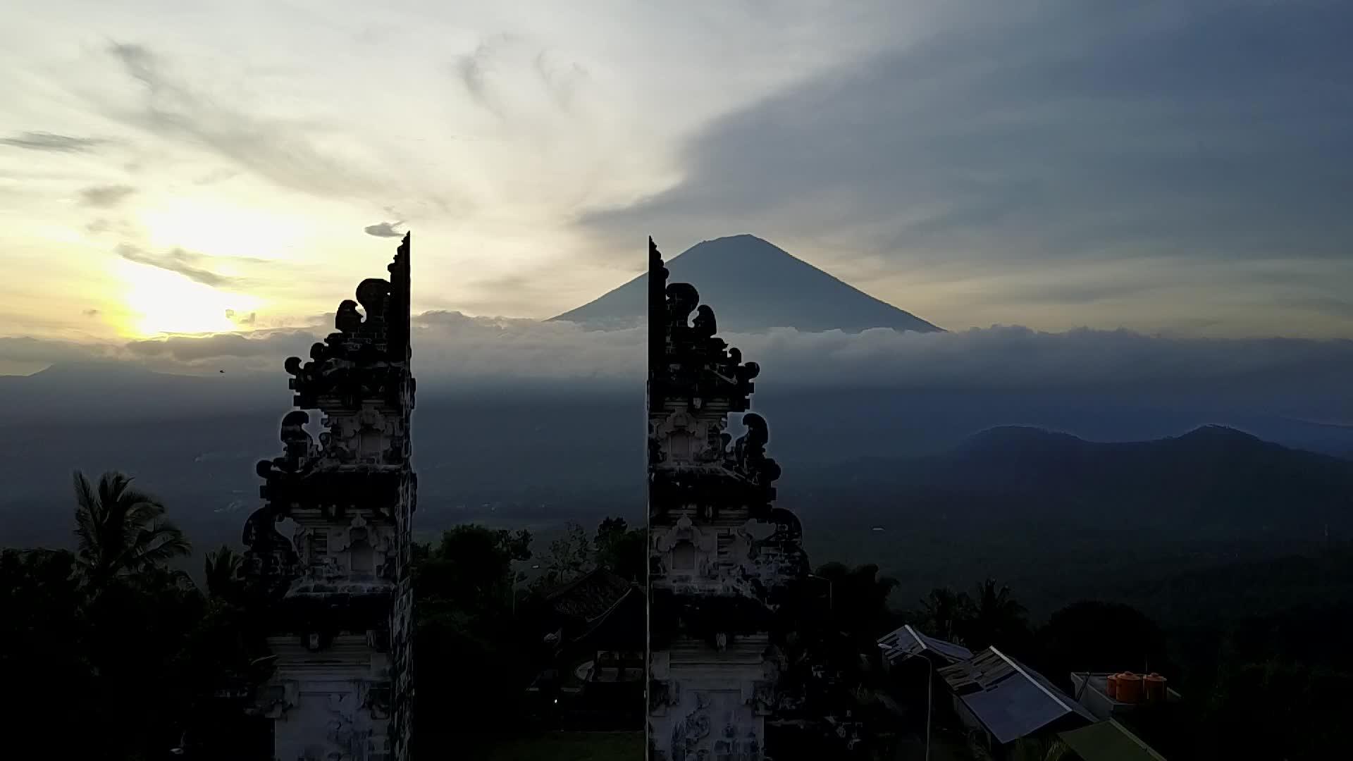 火山和林浦阳寺门视频的预览图