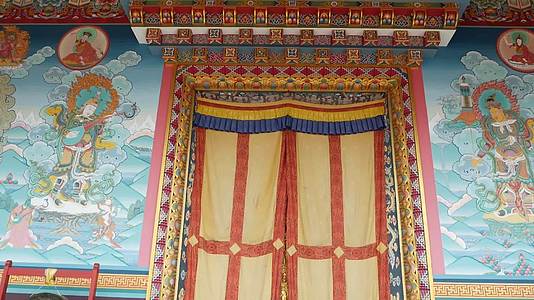 儿童修道院的外墙结构有装饰性和丰富多彩的内衣设计cepal视频的预览图
