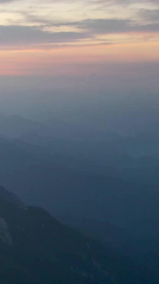 延迟中国山脉天际线航拍视频的预览图