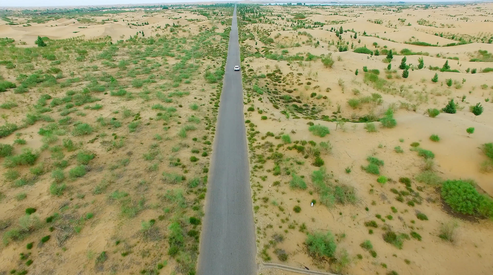 库布齐沙漠航拍视频的预览图