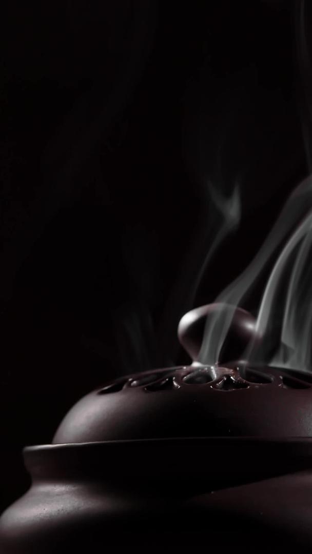 香炉里的烟雾视频的预览图