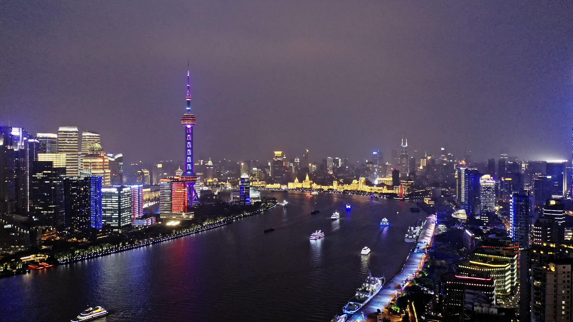 黄浦江夜景航拍视频的预览图