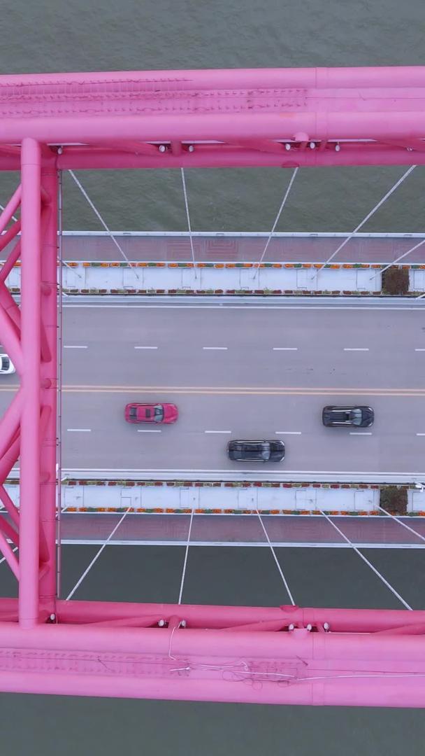 航拍拍摄城市交通道路桥梁车流素材视频的预览图