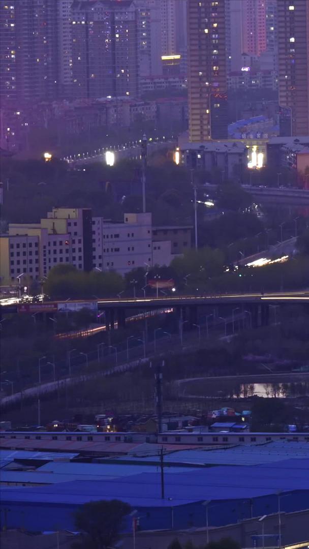 延迟摄影西宁城市高架桥夜景视频的预览图