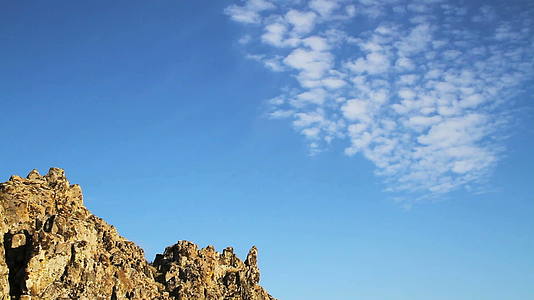 古代巨型石像天文观测台kokino视频的预览图
