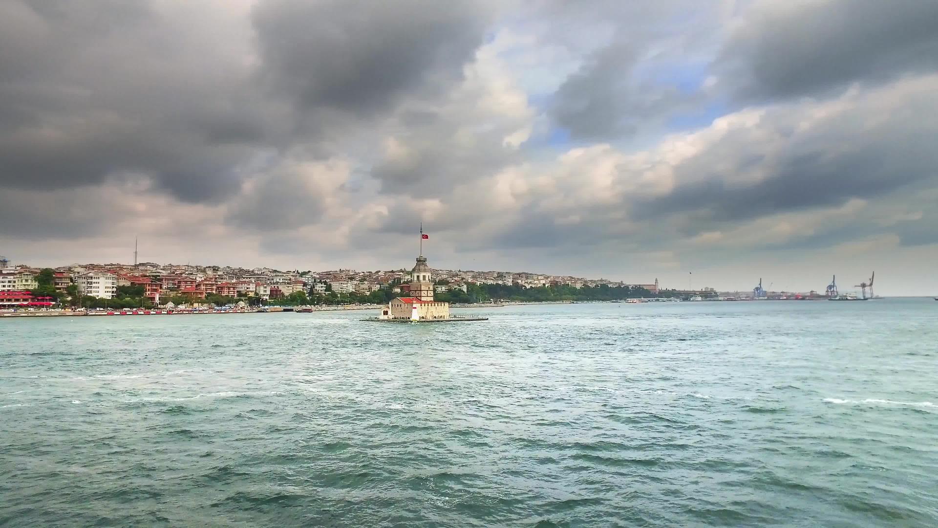 美丽的伊斯坦布尔风景女孩塔塔视频的预览图