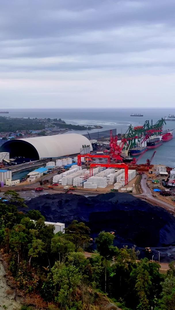 钢铁一体化货运码头视频的预览图