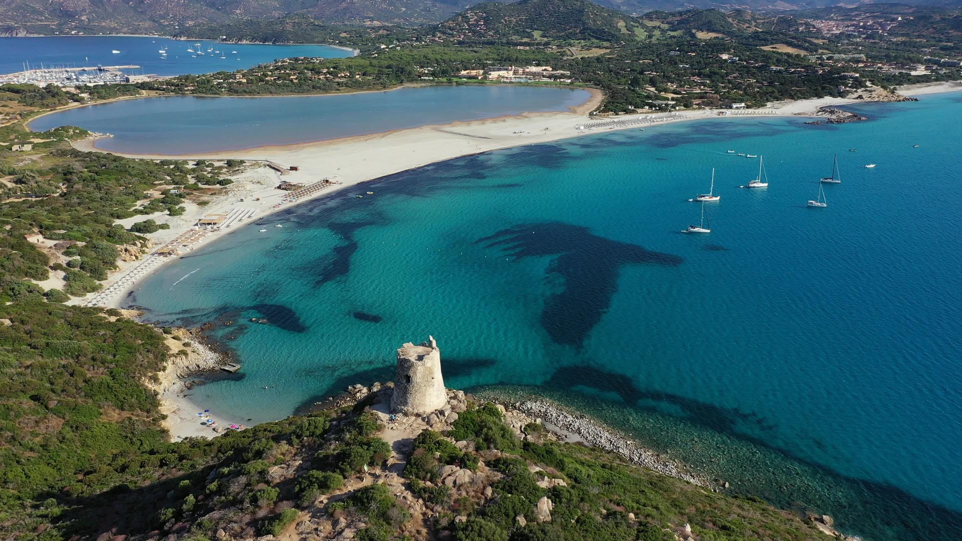 维拉西米乌斯附近的意大利撒丁岛TorrediPorto视频的预览图