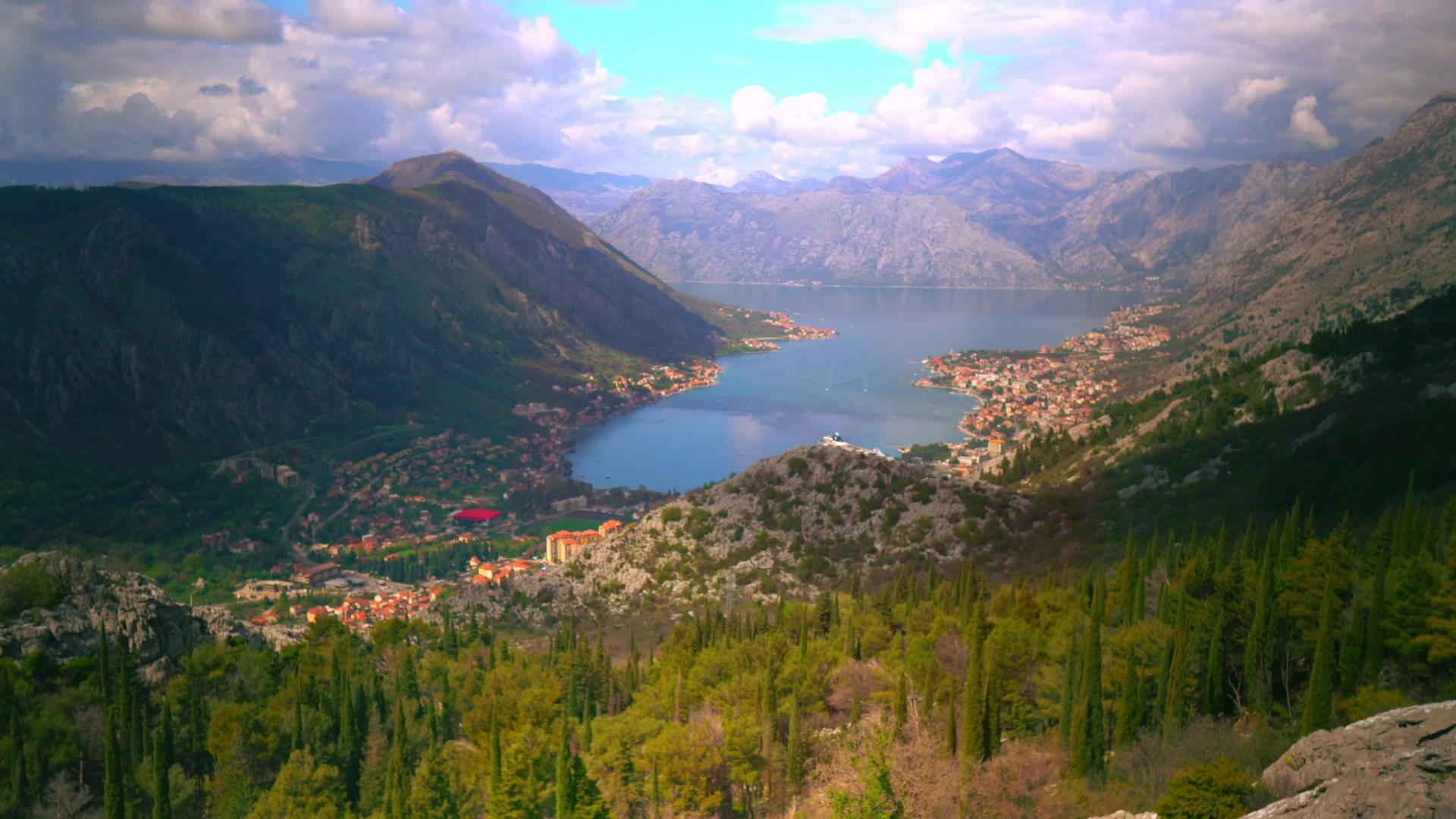 惊人的山地自然景观在夏天视频的预览图