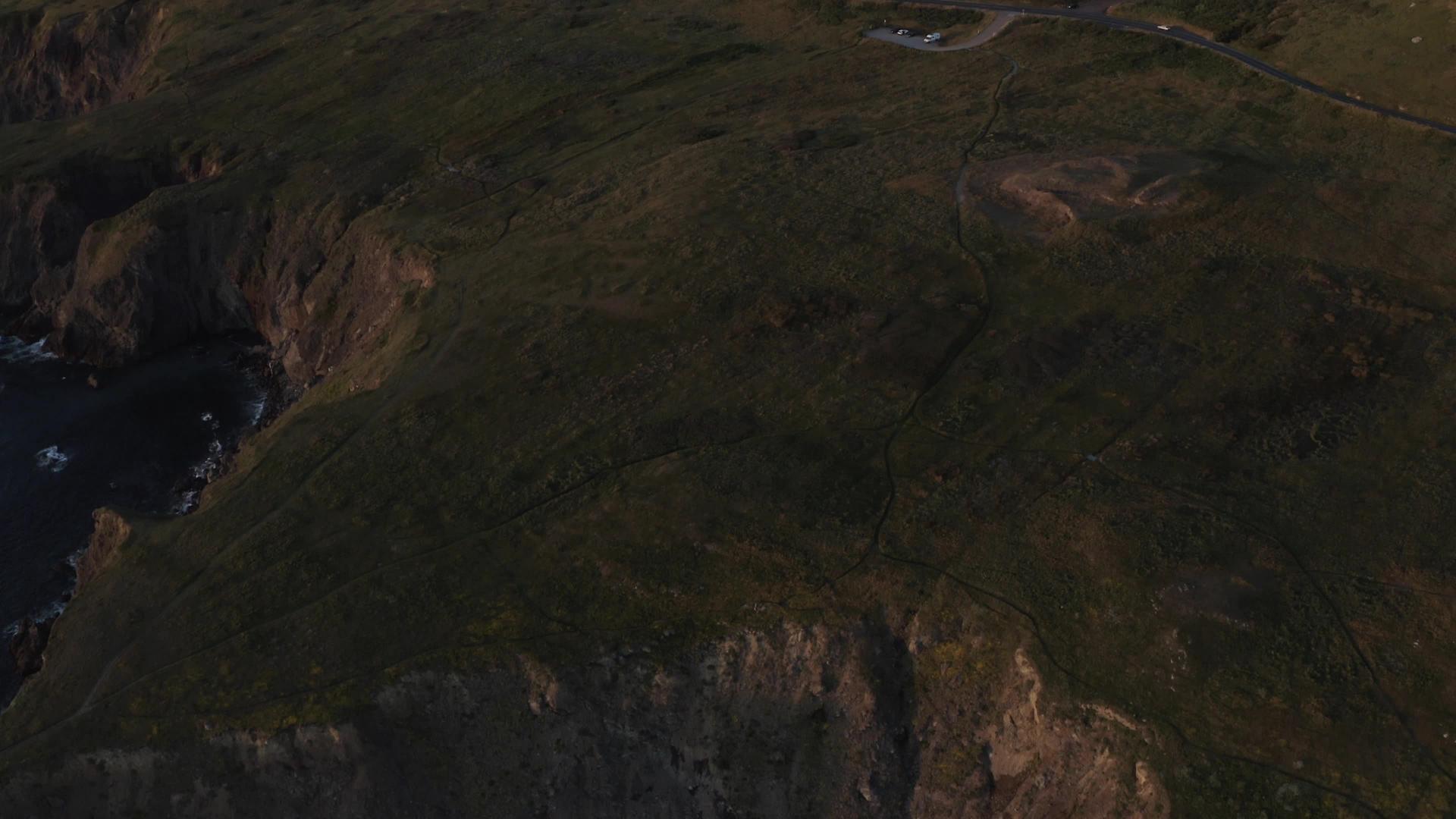 沿海草原山坡日落视频的预览图