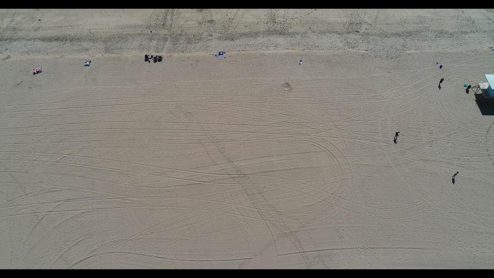 Huntton拍摄于海滩上空视频的预览图