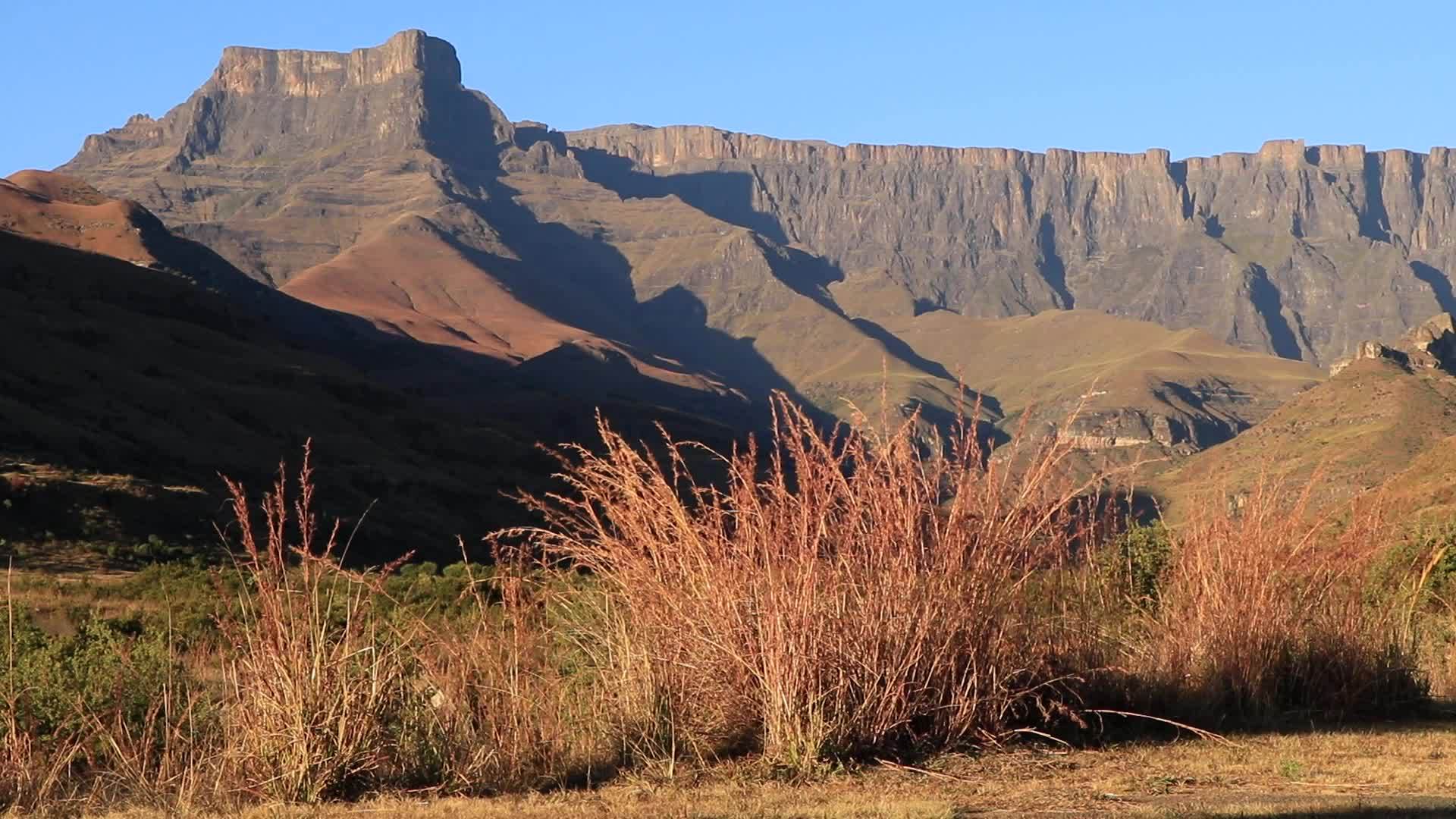Dakensberg非洲南部的山脉视图视频的预览图