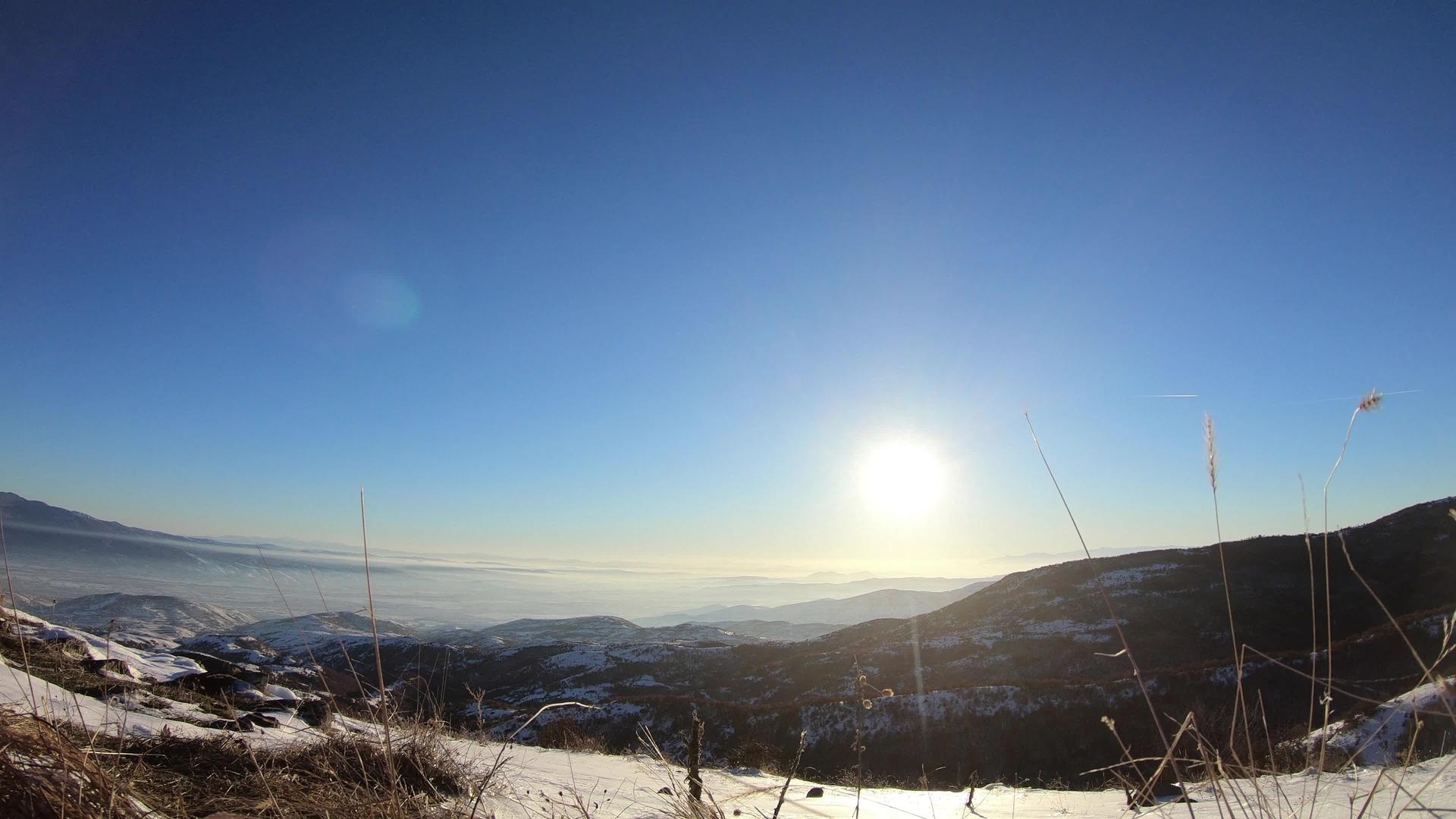 冬季山峰日落视频的预览图