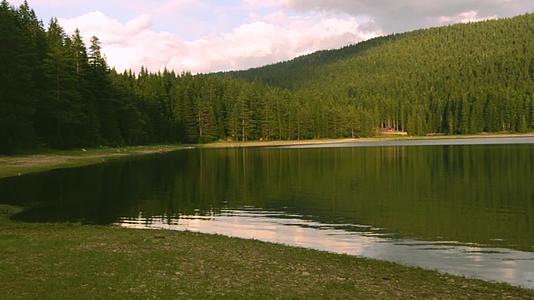 蒙太哥罗黑湖视频的预览图