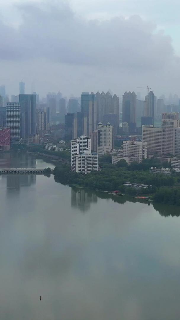 武汉水果湖和汉秀剧场的航拍视频的预览图