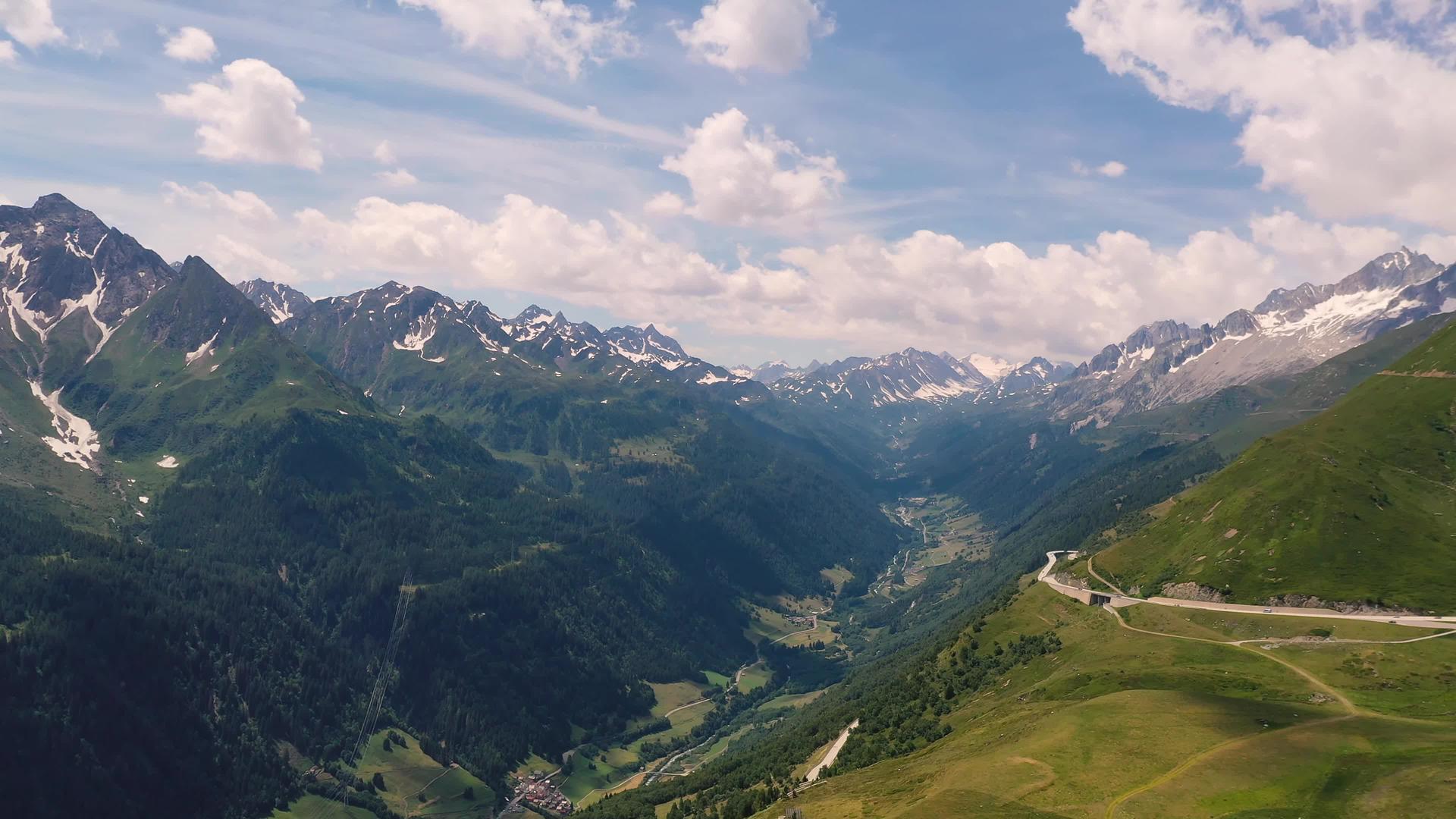 飞越阿尔卑斯山的瓦尔贝德雷托视频的预览图