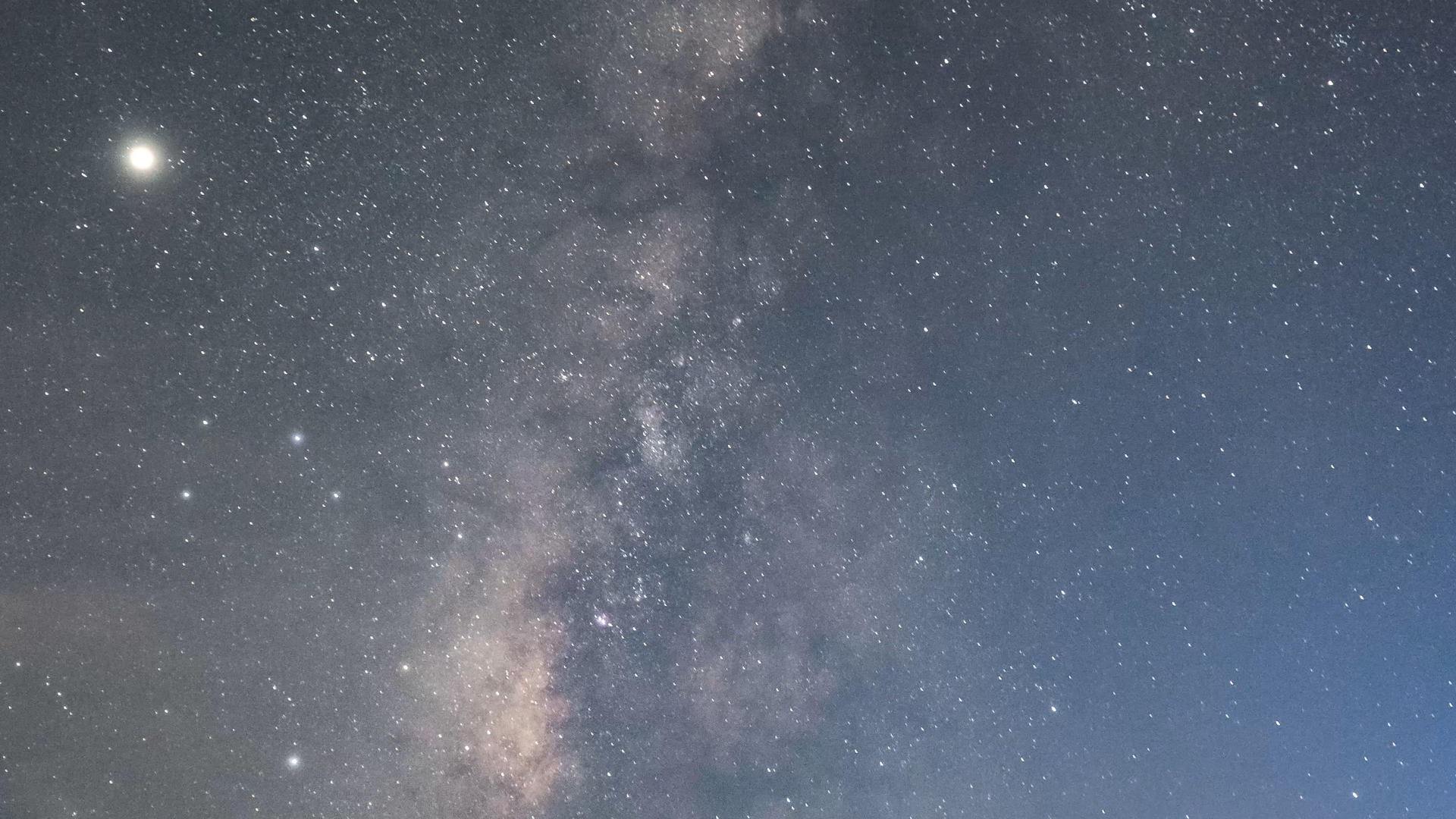 4k延时夜景星空银河素材视频的预览图