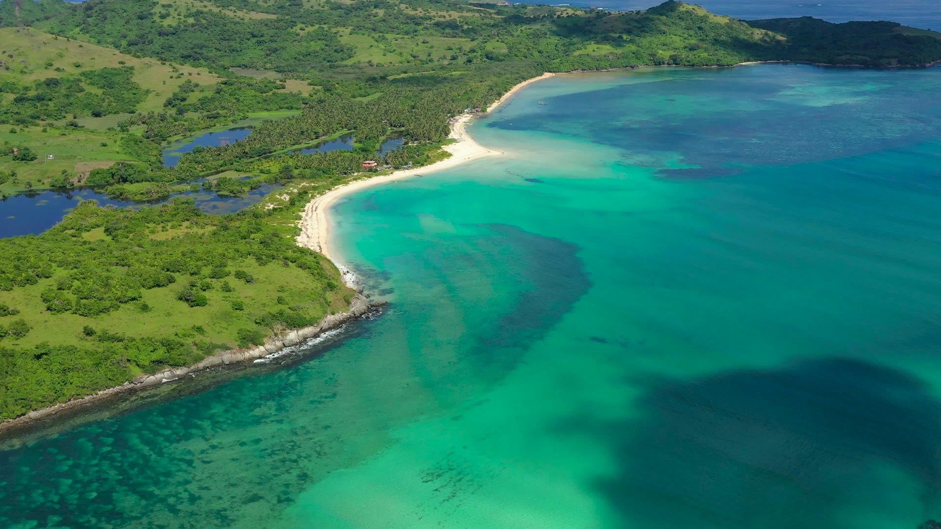 喀拉莫群岛菲利平群岛有一个热带岛屿视频的预览图