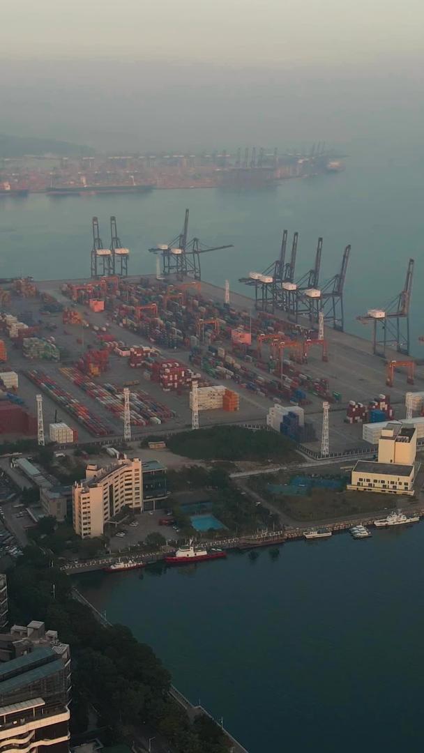 深圳盐田港货运码头集装箱航拍视频的预览图