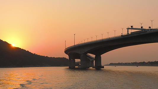 香港马考桥日落时视频的预览图