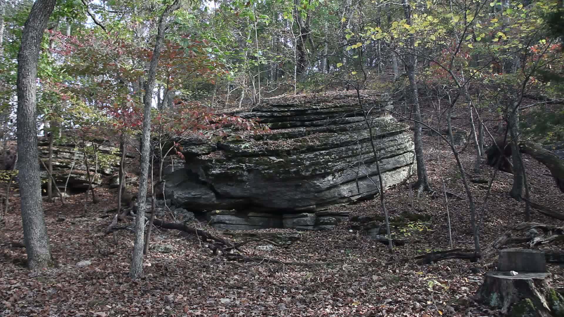 在阿肯色州形成岩石视频的预览图