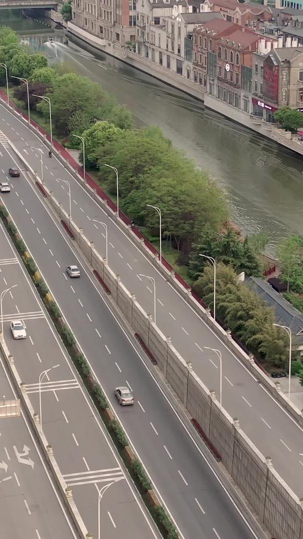 武汉汉街的欧式航拍和道路交通视频的预览图