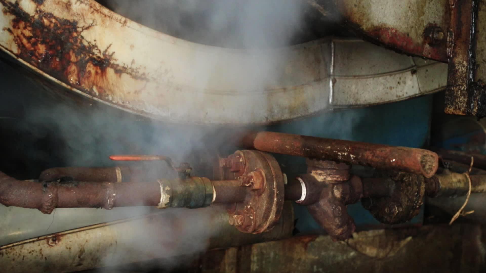 旧工厂的旧蒸汽机视频的预览图