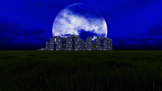 巨石柱在一个美丽的夜晚对抗月亮视频的预览图