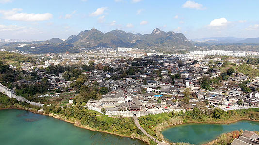 航拍贵州青岩古镇5A级景区全景视频的预览图