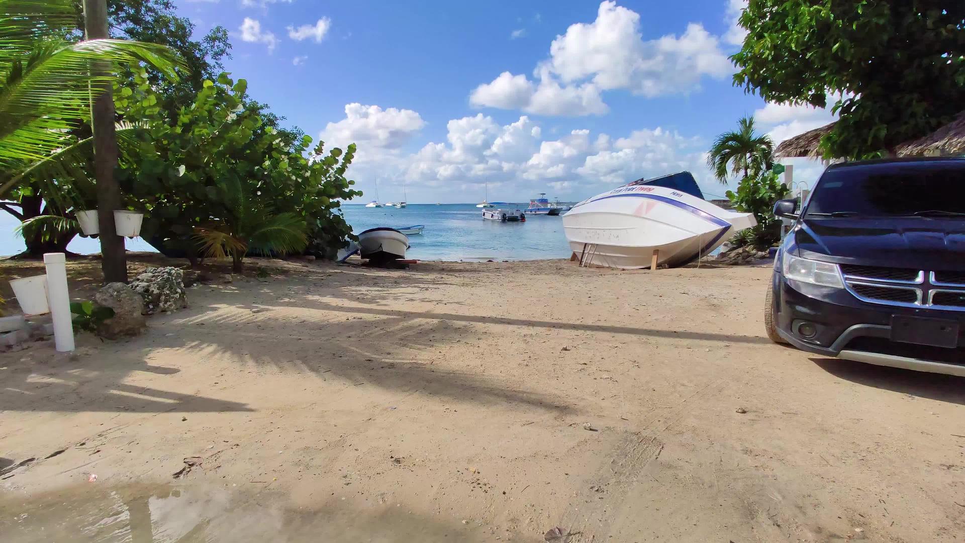 海湾ajahihibe环礁湖和旅游港5视频的预览图