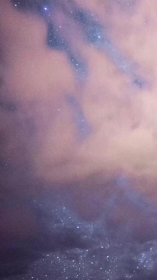 延迟云南梅里雪山夜景星空银河素材视频的预览图