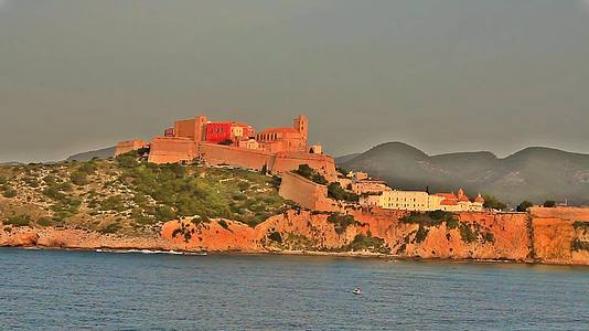 古伊比萨海和周围的堡垒视频的预览图