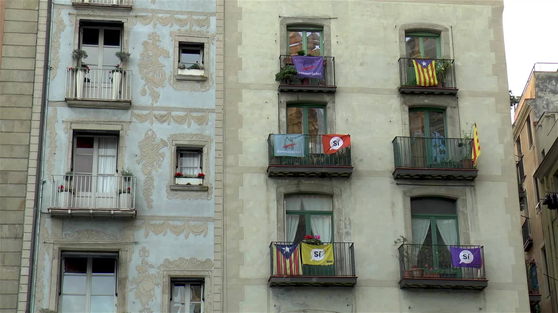 巴塞罗那西班牙的建筑外观视频的预览图