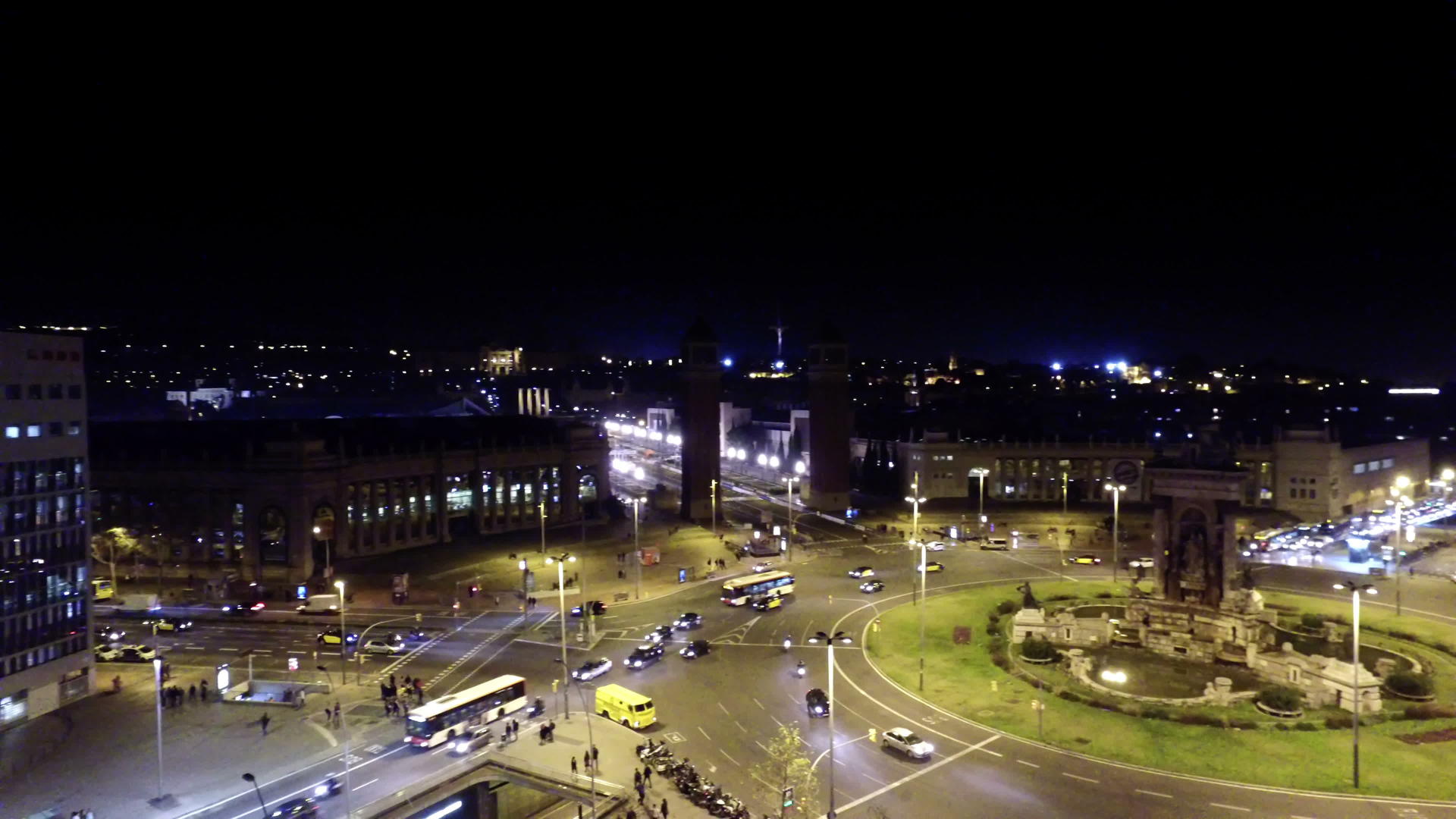 巴塞罗那西班牙广场鸟瞰图这是一个著名的地方有红绿灯小径视频的预览图
