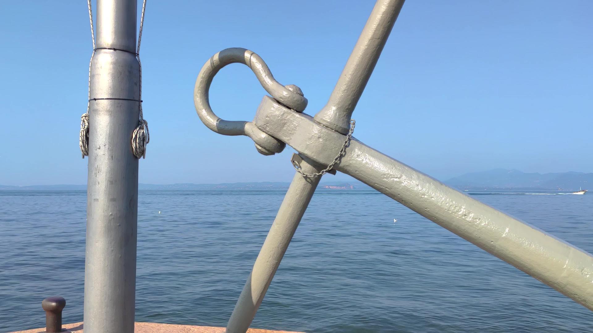巴多利诺码头位于意大利河3号的格拉达湖视频的预览图