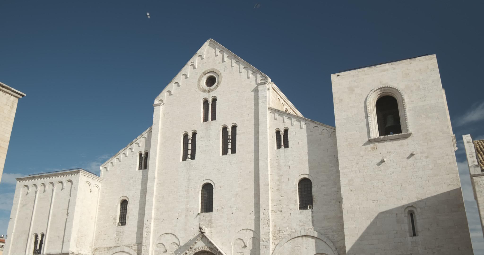 巴里圣尼科拉在石灰石的教堂视频的预览图
