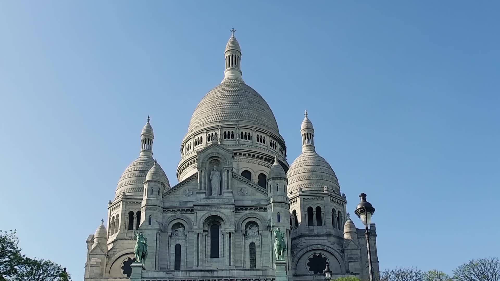 蒙特马特巴黎法国电影制作场景Sacrecoeur视频的预览图