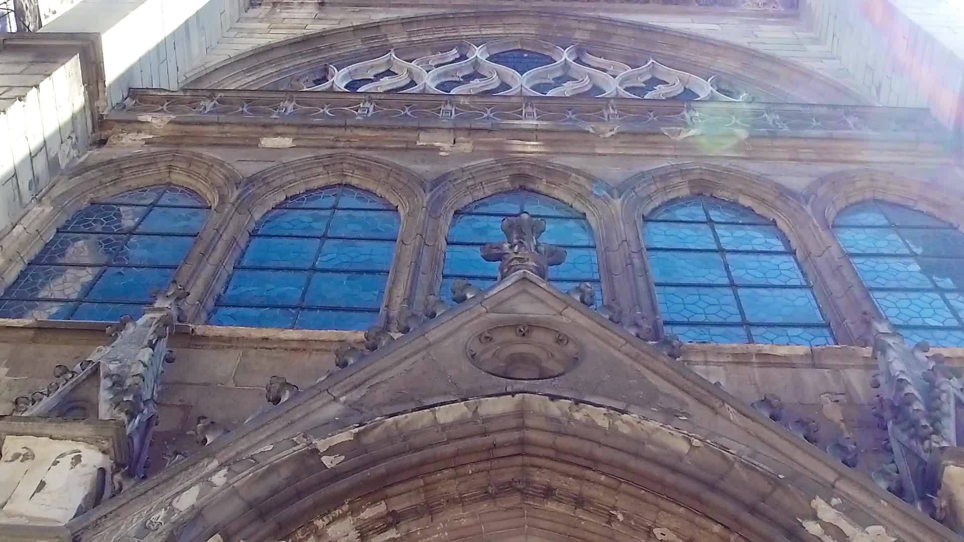 圣人教堂大门入口在法国拉丁石器大厅视频的预览图