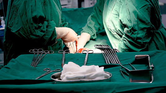 8k医院手术器械手术场景视频的预览图