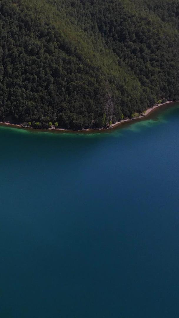 泸沽湖优美湖岸航拍视频的预览图