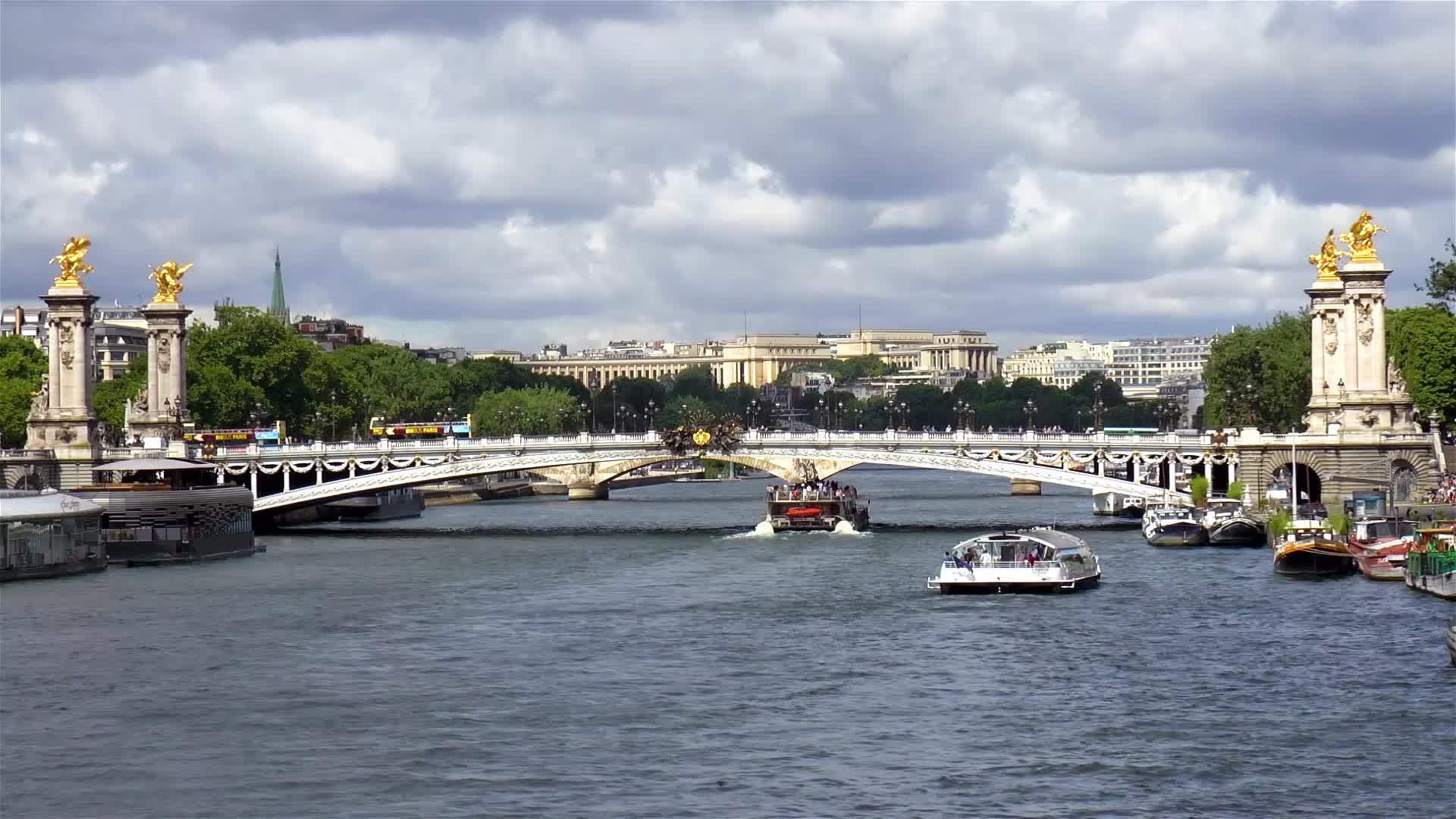 亚历山大三世桥亚历山大三世桥巴黎视频的预览图