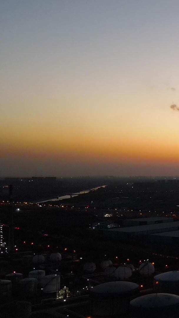 南京江北新区化工厂夜景航拍视频的预览图