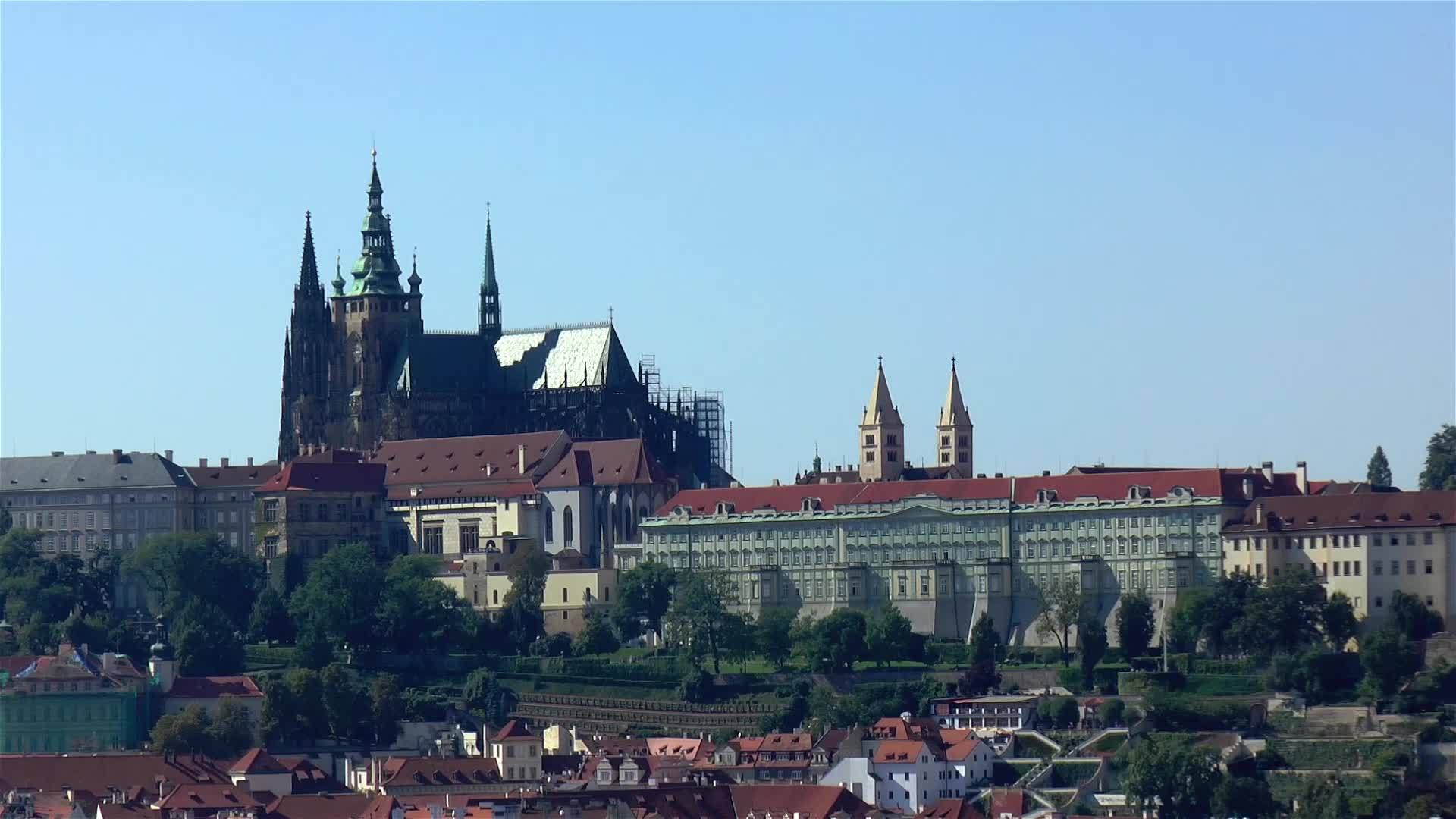 古城堡和圣殿礼仪视频的预览图