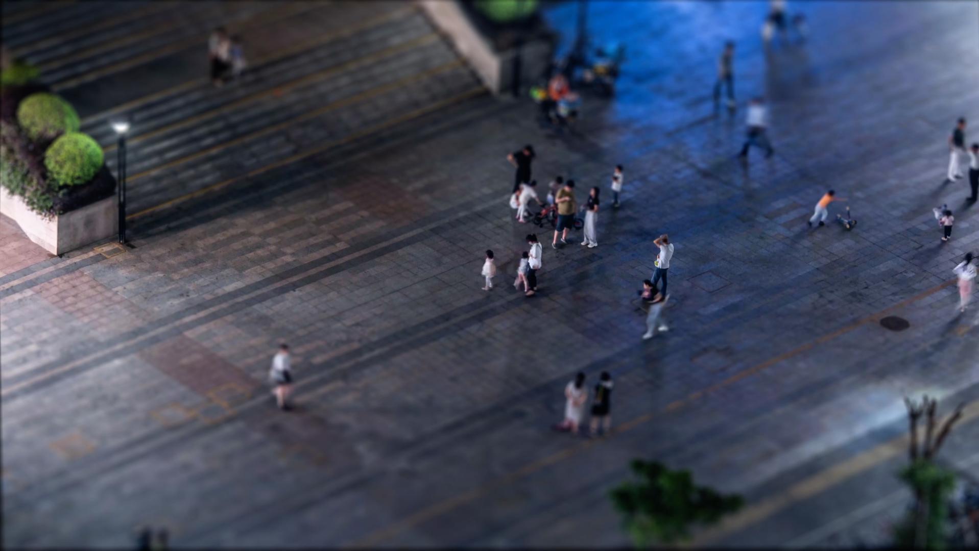 城市街道人流小人国移轴玩具效果视频延时视频的预览图