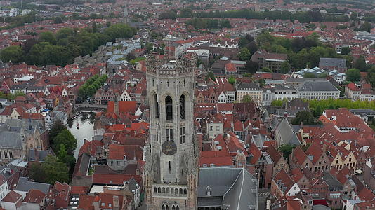 钟楼从空中的角度视频的预览图
