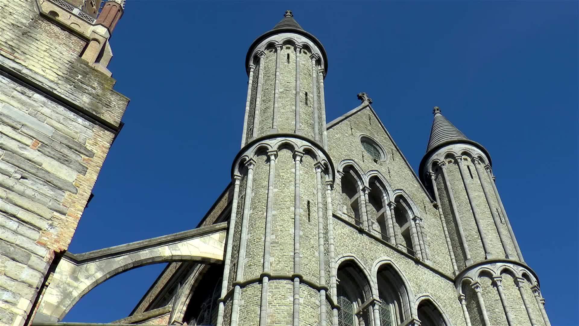 圣母教堂位于比利时的布鲁日视频的预览图