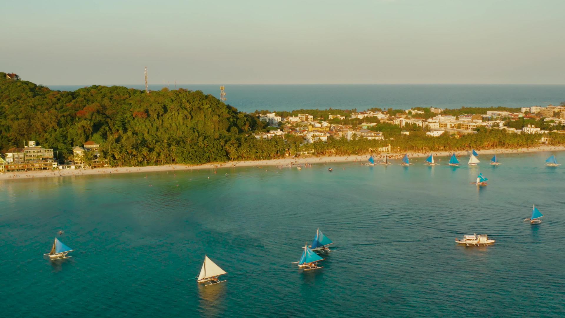 热带海滩和帆船波拉卡河菲里平坦视频的预览图
