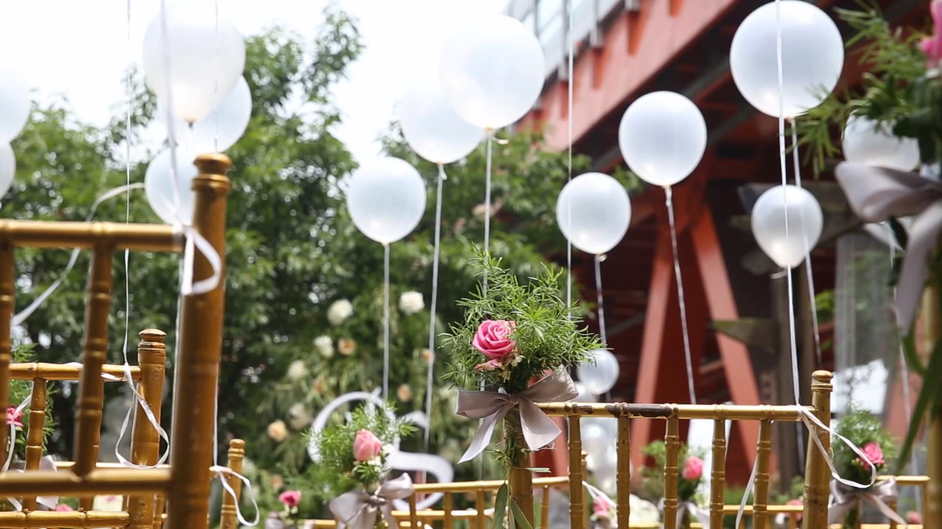 户外森系婚礼视频的预览图