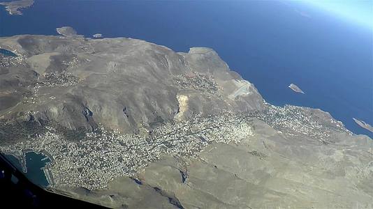 在空中拍摄的飞越希腊群岛的照片视频的预览图